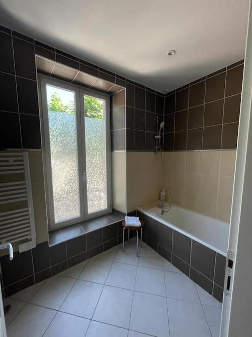 Maison Lumineuse Villemoustaussou Exteriér fotografie